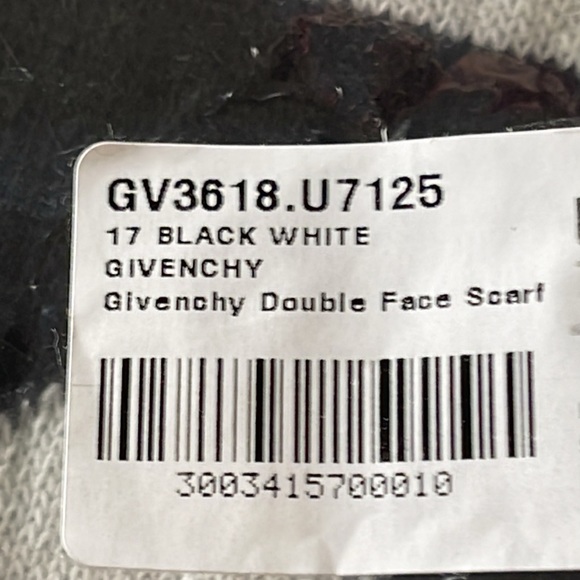 New GIVENCHY 4G double sided scarf in wool and cashmere - Picture 8 of 8
